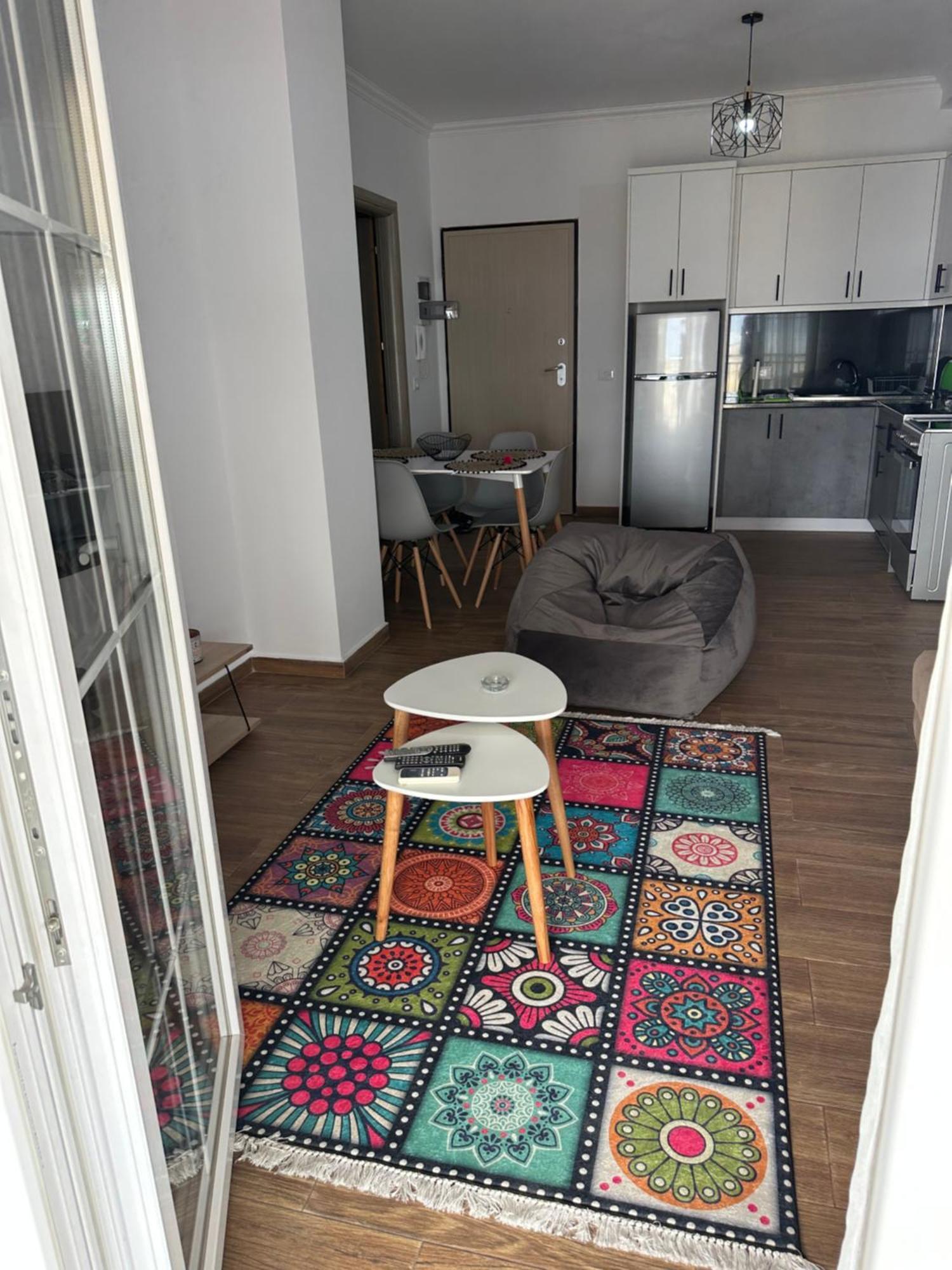 Luka In Apartament